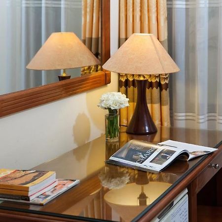 Lucky Central Hotel & Travel ฮานอย ภายนอก รูปภาพ